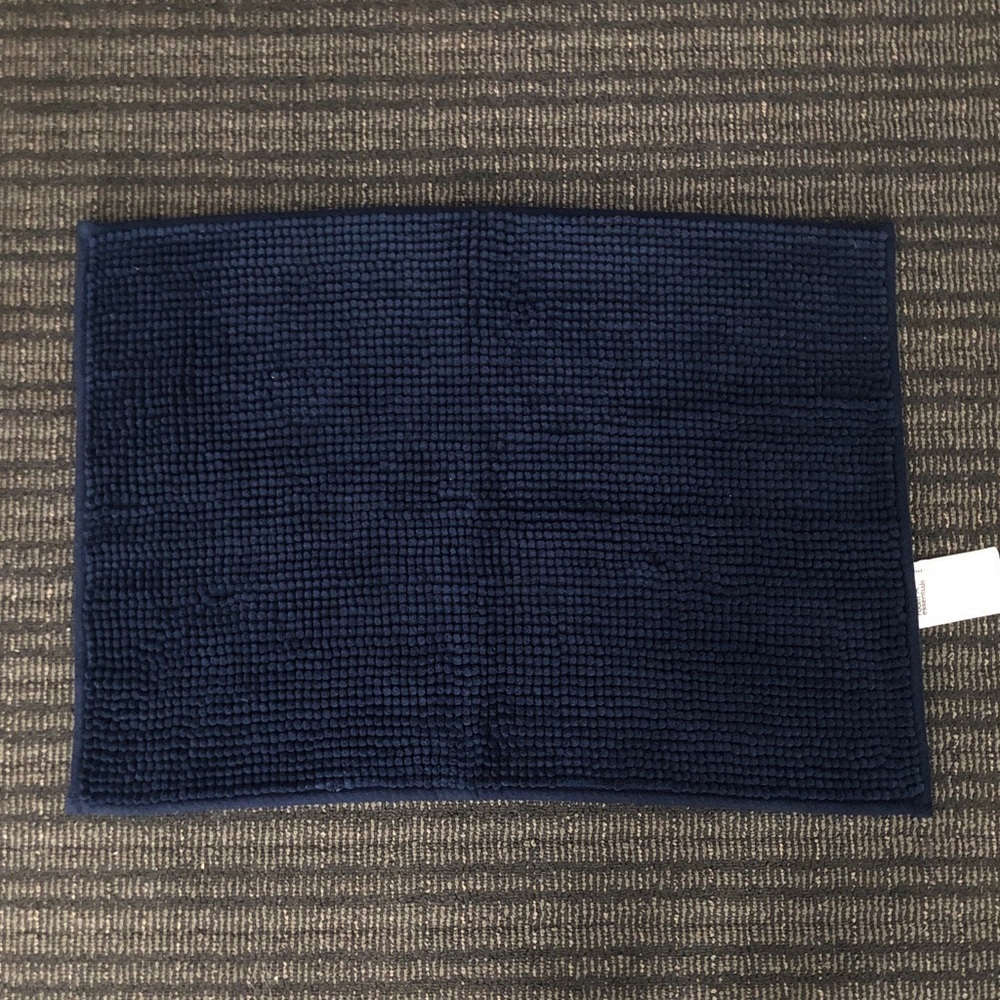 🌸 Room Essentials Navy Bath Mat Nwot